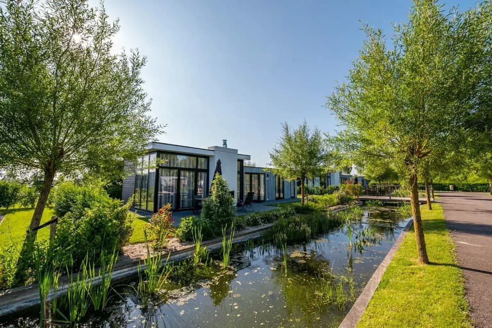 EuroParcs Bad Meersee - vakantiepark in Zeeland met binnenzwembad